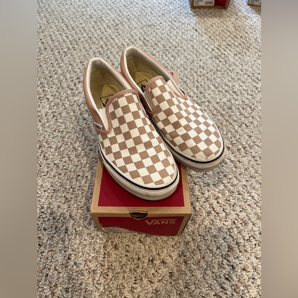 Light pink/ rose pink slip on vans